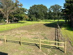 Clôture pour chevaux avec poteaux carrés